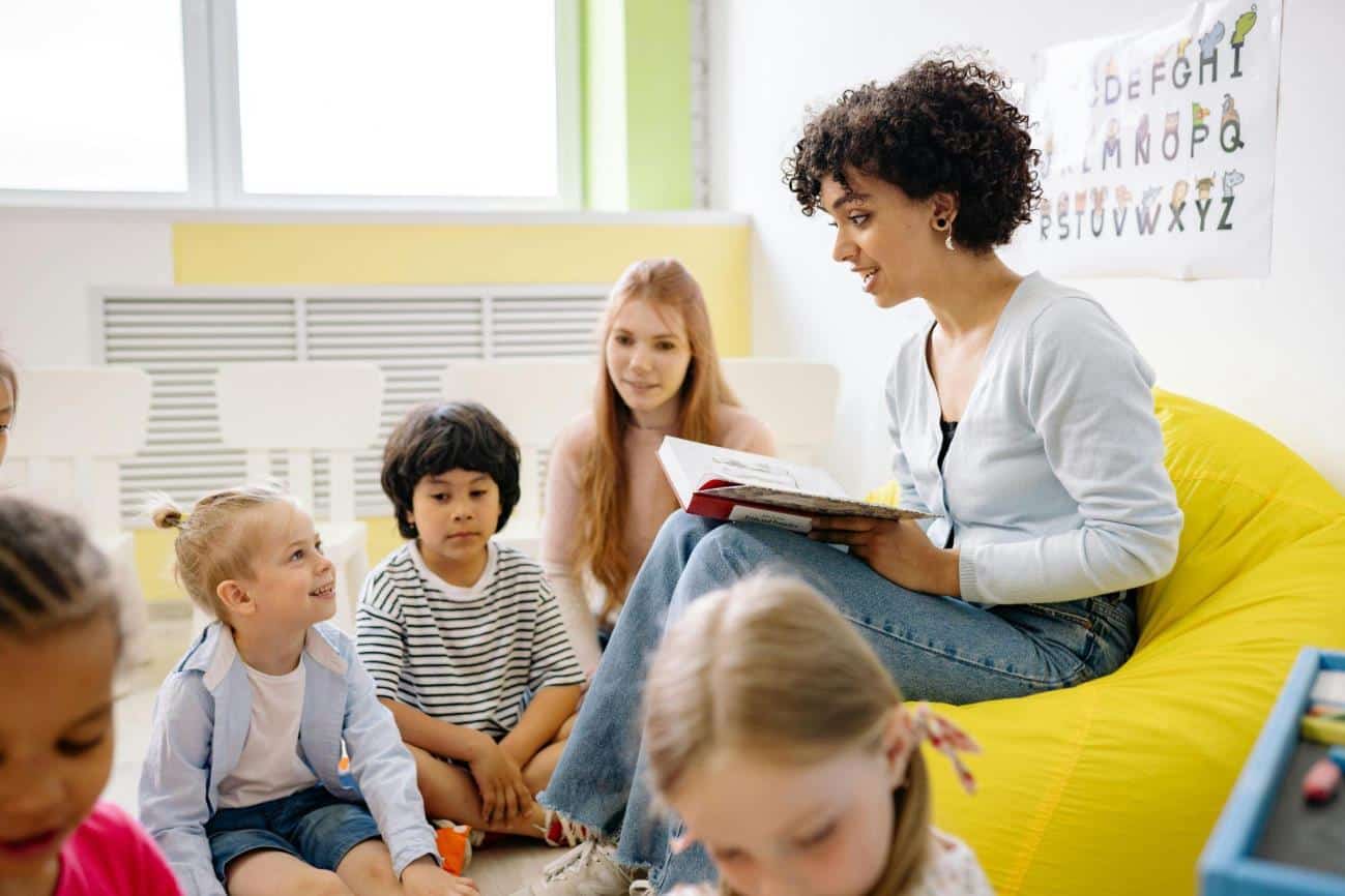 Sight Words Flash Cards encoruages early reading - teacher Reading A Book To young Children
